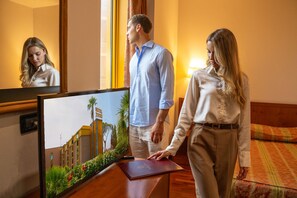 Front of property - Hotel Tivoli (Tivoli)