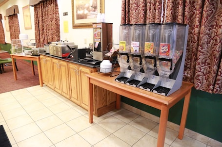 Free daily buffet breakfast