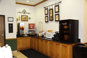 Her gün ücretsiz açık büfe kahvaltı