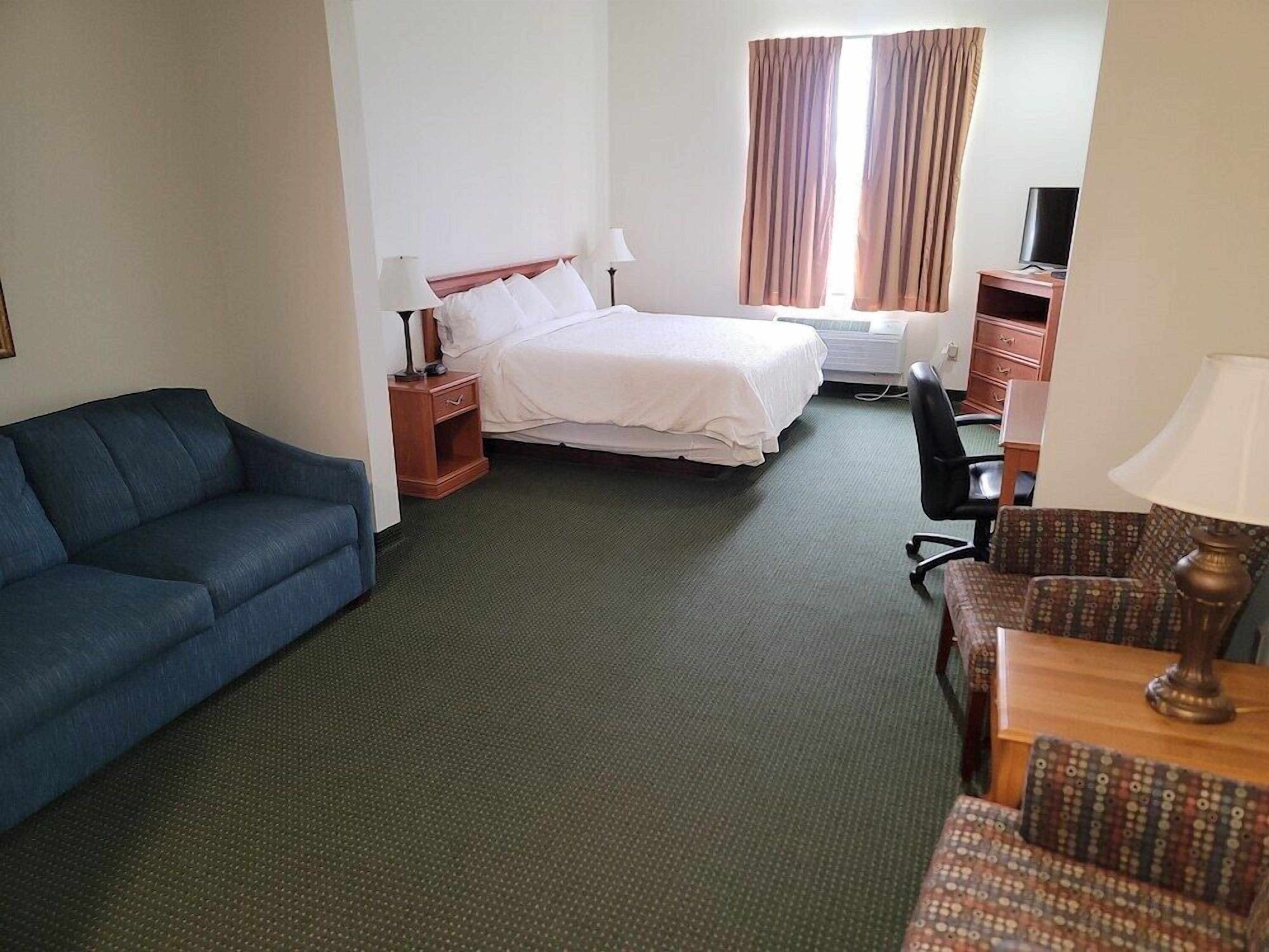 Desk, laptop workspace, iron/ironing board, free WiFi