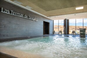 Indoor pool, 2 outdoor pools, pool umbrellas, sun loungers - R2 Bahía Playa Design Hotel & Spa Wellness - Adults Only (Tuineje)