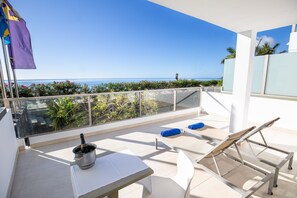 Terrace/patio - R2 Bahía Playa Design Hotel & Spa Wellness - Adults Only (Tuineje)