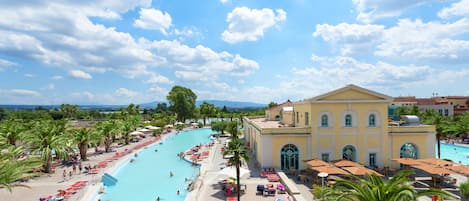 Seasonal outdoor pool