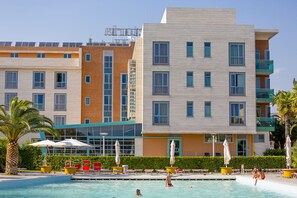 Seasonal outdoor pool