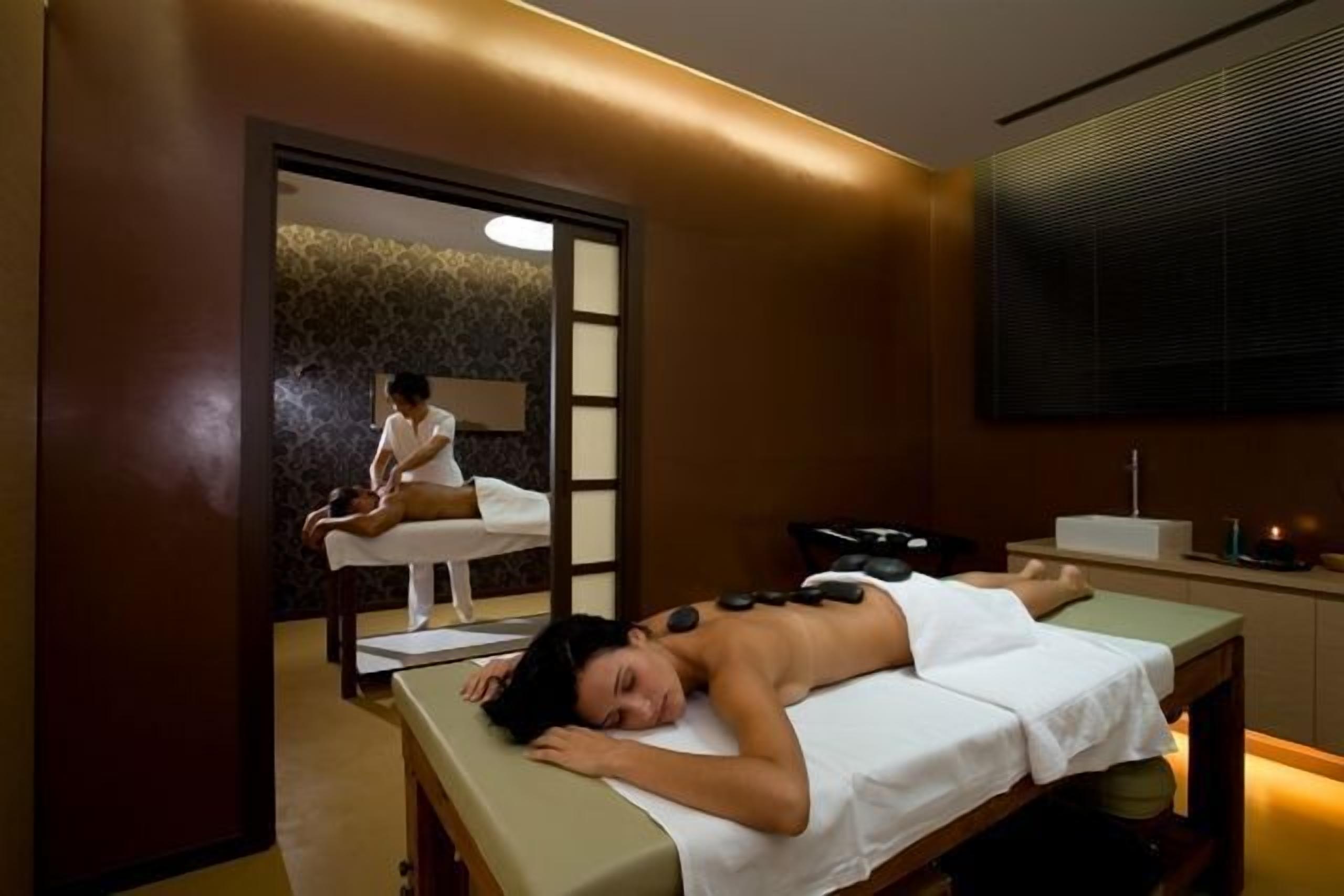 turkish bath/hammam, body treatments, facials, massage/treatment rooms