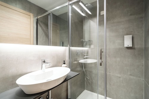 Bacan Serviced Apartments