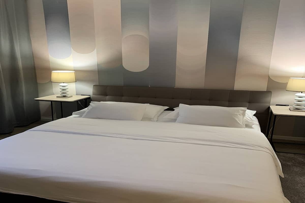 classic double room, patio | hypo-allergenic bedding, in-room safe, desk, laptop workspace