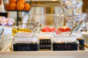 Café da manhã completo todos os dias (EUR 20 por pessoa)