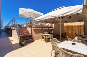 Quarto casal superior, sacada, vista para o mar | Terraço/pátio