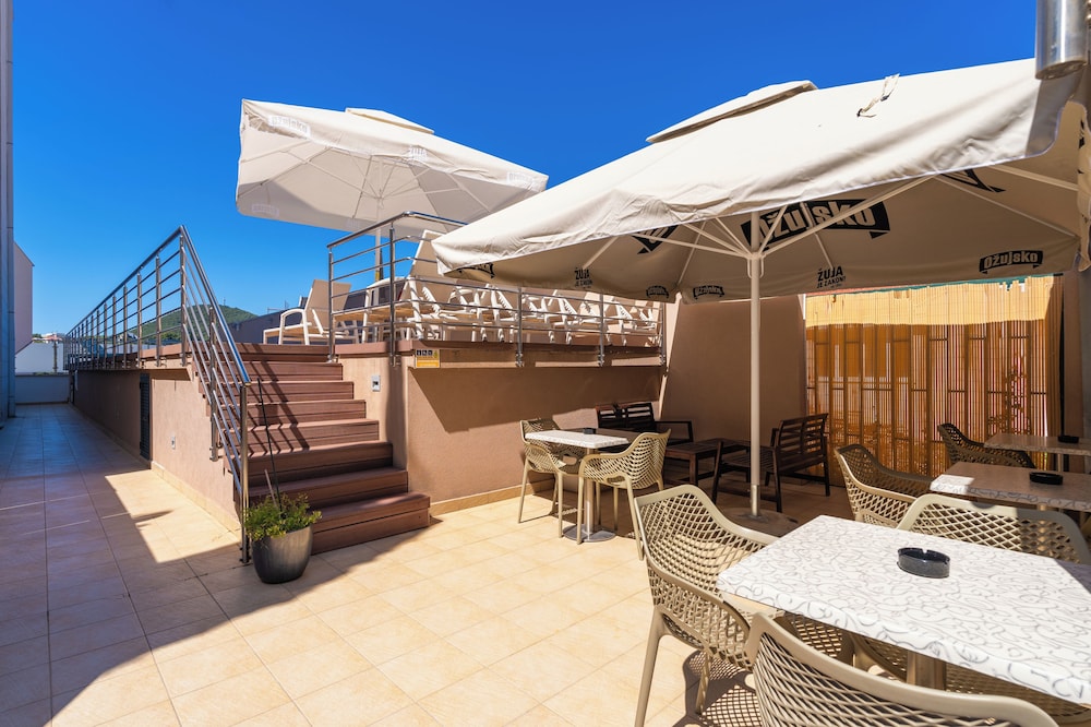 Berkeley Hotel by null