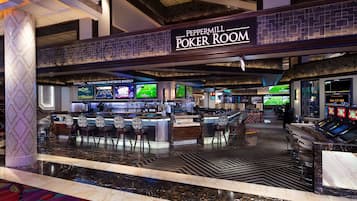 15 bars/lounges, poolside bar