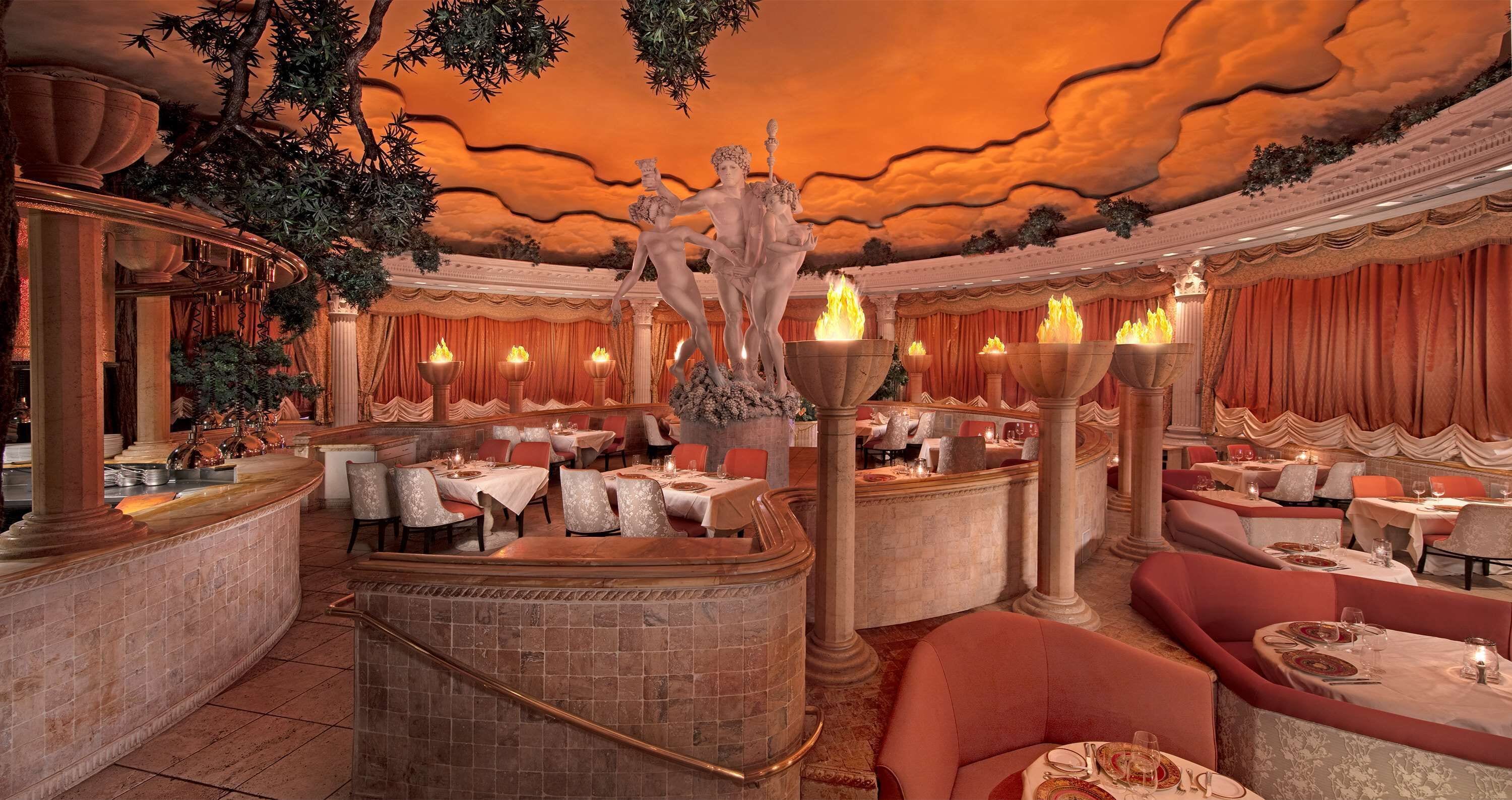 10 restaurants, breakfast, lunch, dinner served; seafood