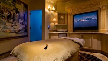 Couples treatment rooms, sauna, hot tub, steam room, body treatments