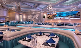 10 restaurantes; se sirven desayunos, almuerzos, cenas y marisco