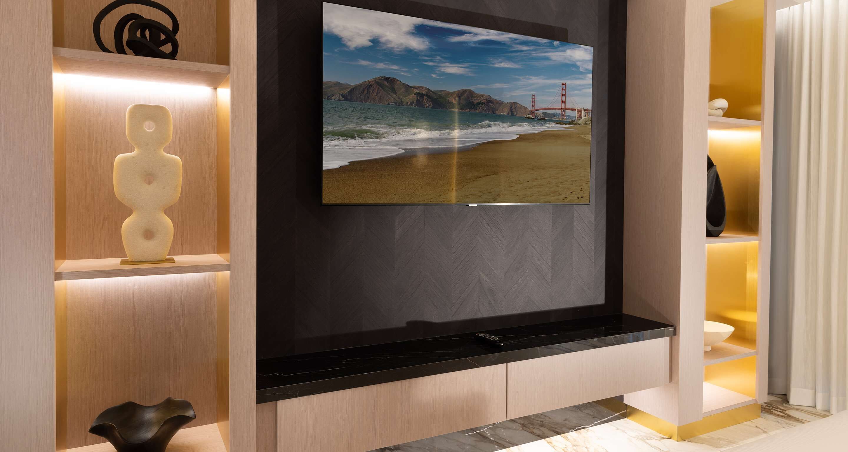 premium bedding, in-room safe, desk, laptop workspace