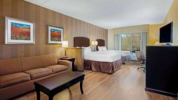 Studio Suite, Multiple Beds, Non Smoking | Free WiFi, bed sheets