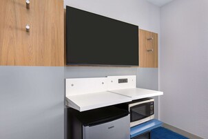 Premium bedding, down comforters, in-room safe, desk