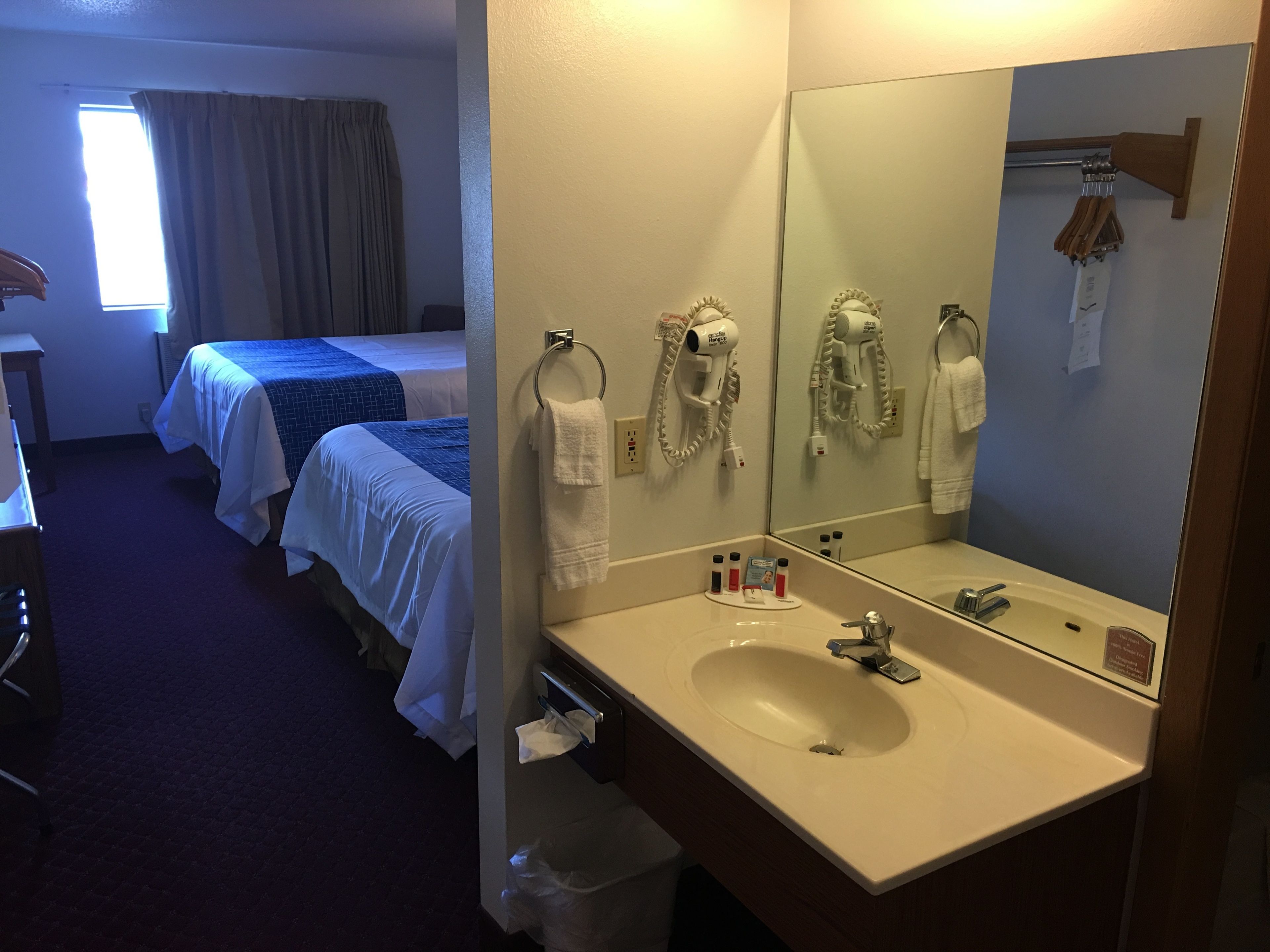 combined shower/bathtub, free toiletries, hair dryer, towels