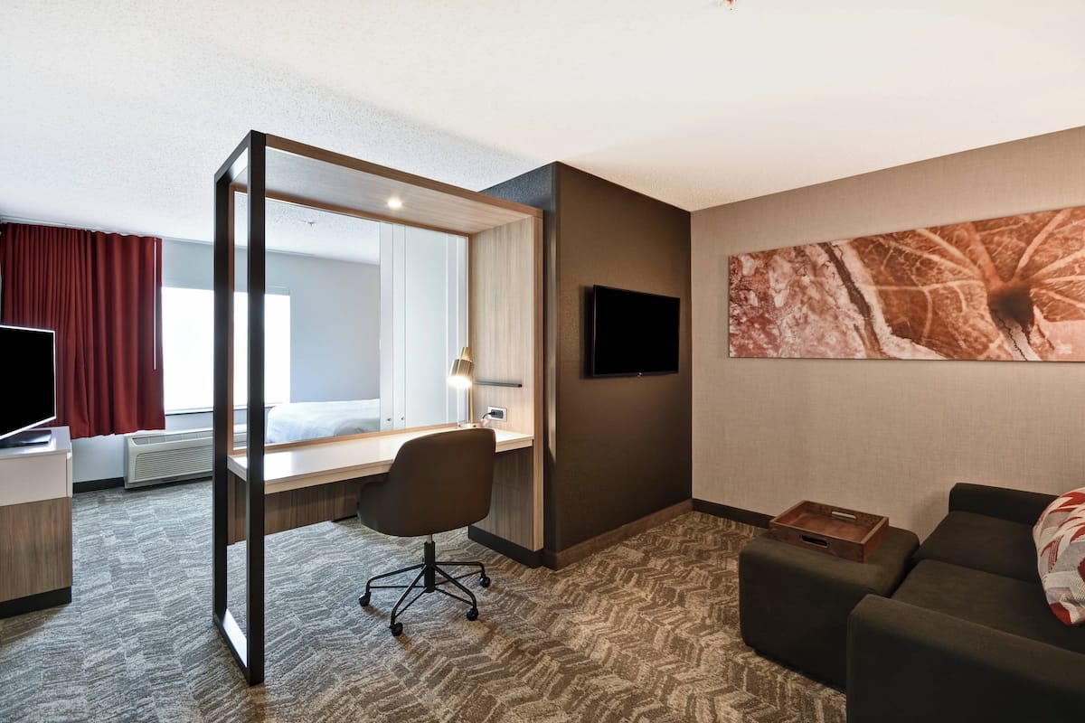 Premium bedding, pillowtop beds, desk, laptop workspace