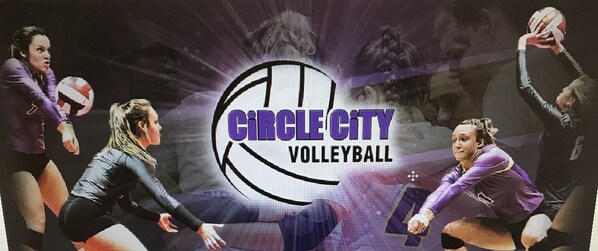 Evento de voleibol con jugadores en acción, un logo que dice 'Circle City Volleyball' y un gráfico estilizado de un voleibol.