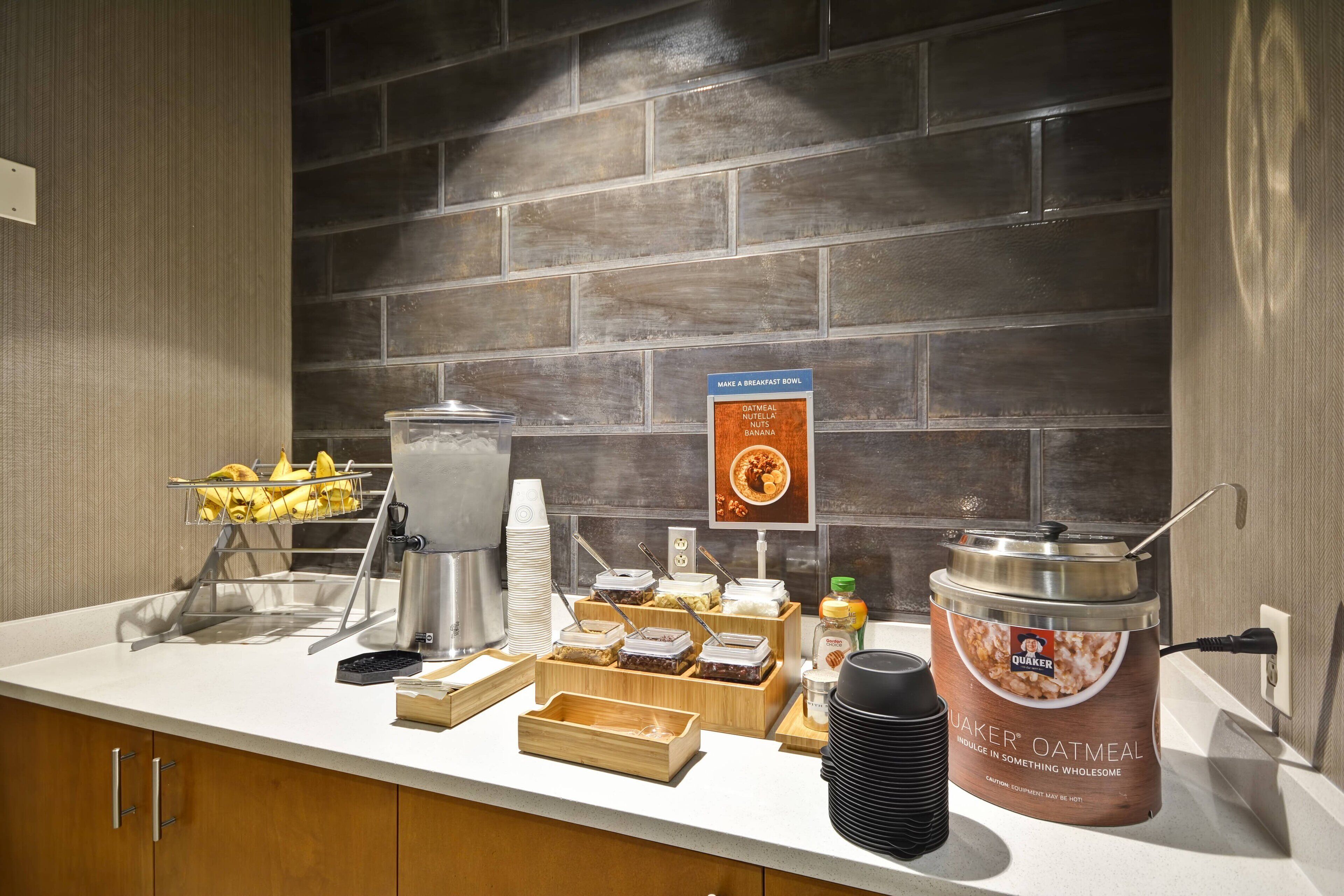 free daily continental breakfast