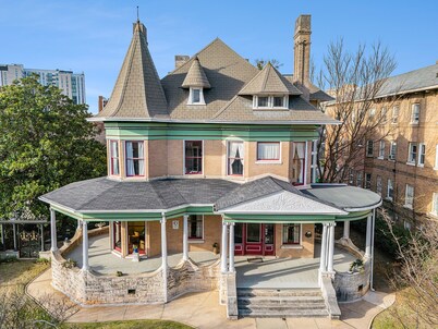 Hassinger Daniels Guest House