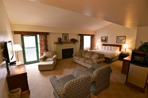 Honeymoon Suite, 1 King Bed | Premium bedding, pillowtop beds, desk, iron/ironing board