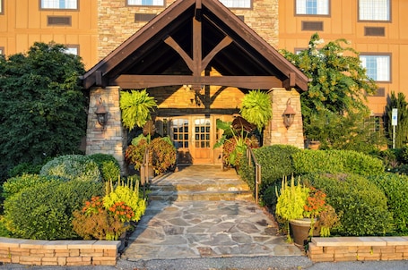 Front of property - evening/night. The Lodge at Flat Rock