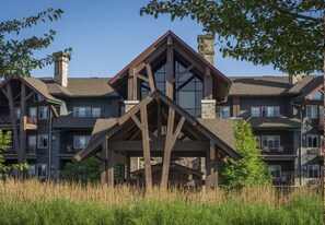 Property entrance - Grand Cascades Lodge (Hamburg)
