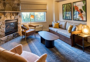 Suite (Willow Stream Lookout) | Living room | 42-inch flat-screen TV with cable channels, TV, pay movies - Grand Cascades Lodge (Hamburg)