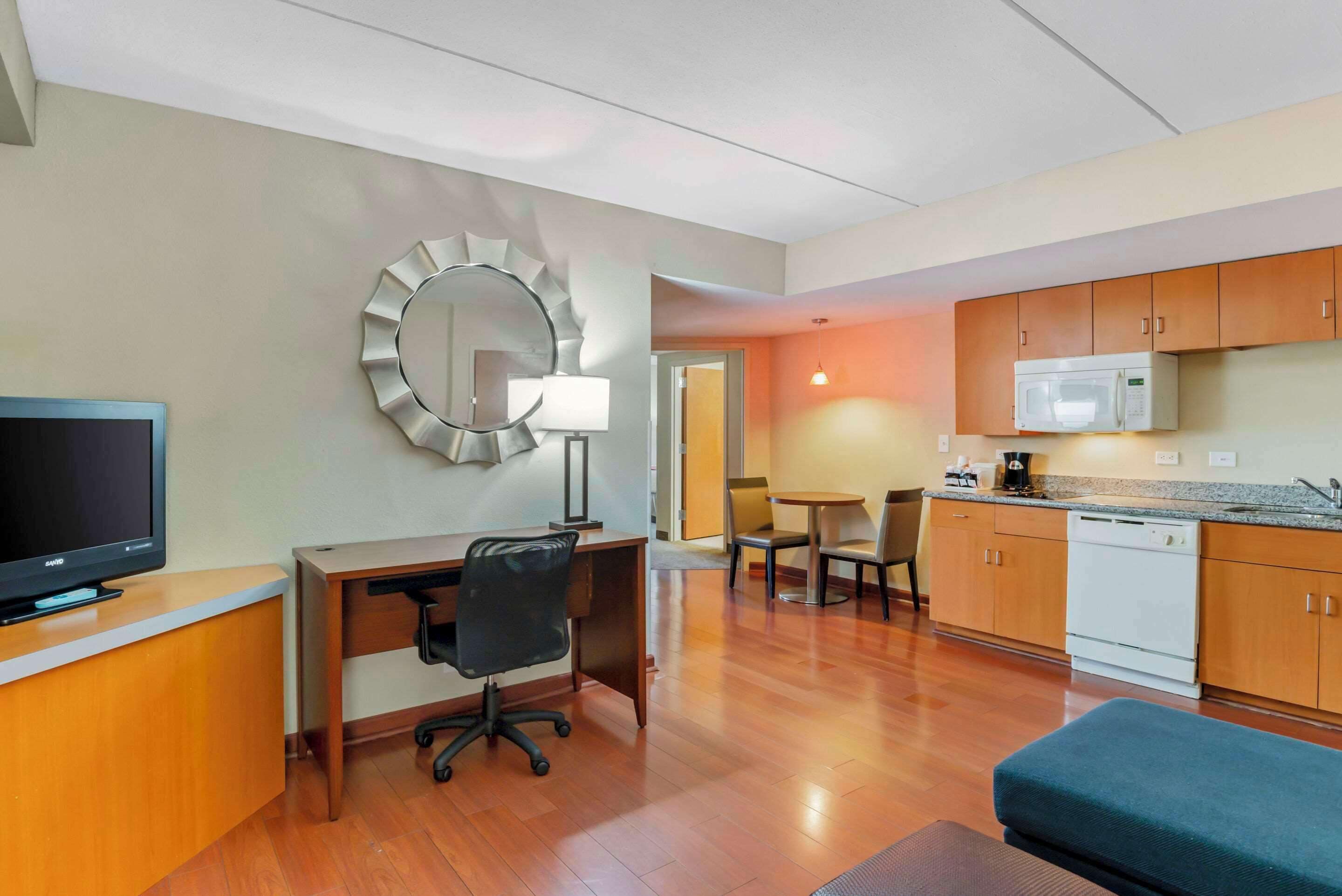 Photo - Comfort Suites At Virginia Center Commons