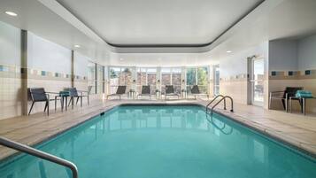 Una piscina cubierta