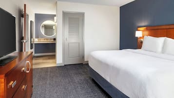 Desk, iron/ironing board, free rollaway beds, free WiFi