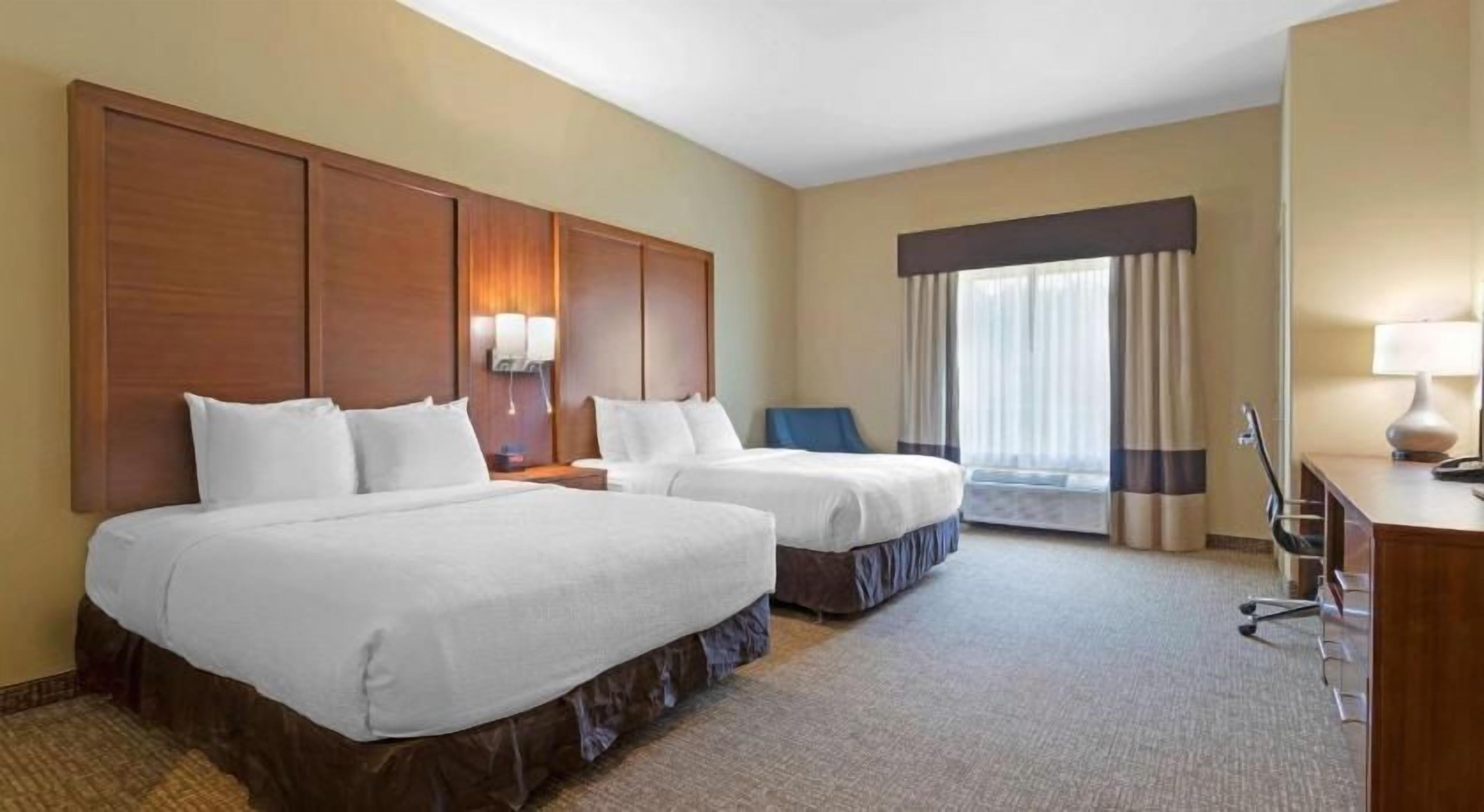 In-room safe, desk, laptop workspace, blackout curtains