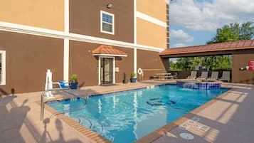 Outdoor pool, pool loungers