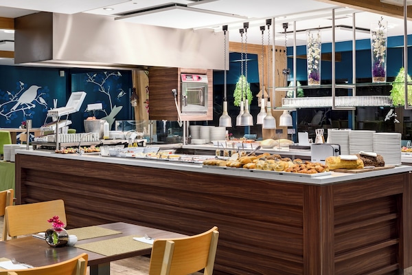 Daily buffet breakfast (EUR 17.50 per person)