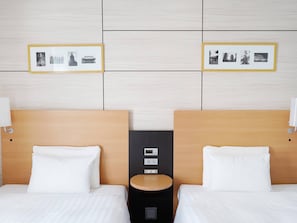 Twin Economy 2 Single Beds, Non Smoking | Premium bedding, desk, laptop workspace, blackout curtains - Comfort Hotel Tokyo Higashi Nihombashi (Tokyo)