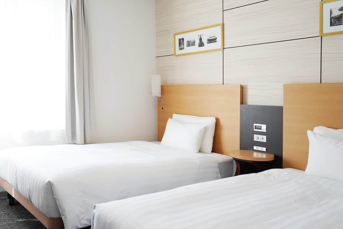 Twin Economy 2 Single Beds, Non Smoking | Premium bedding, desk, soundproofing, free WiFi