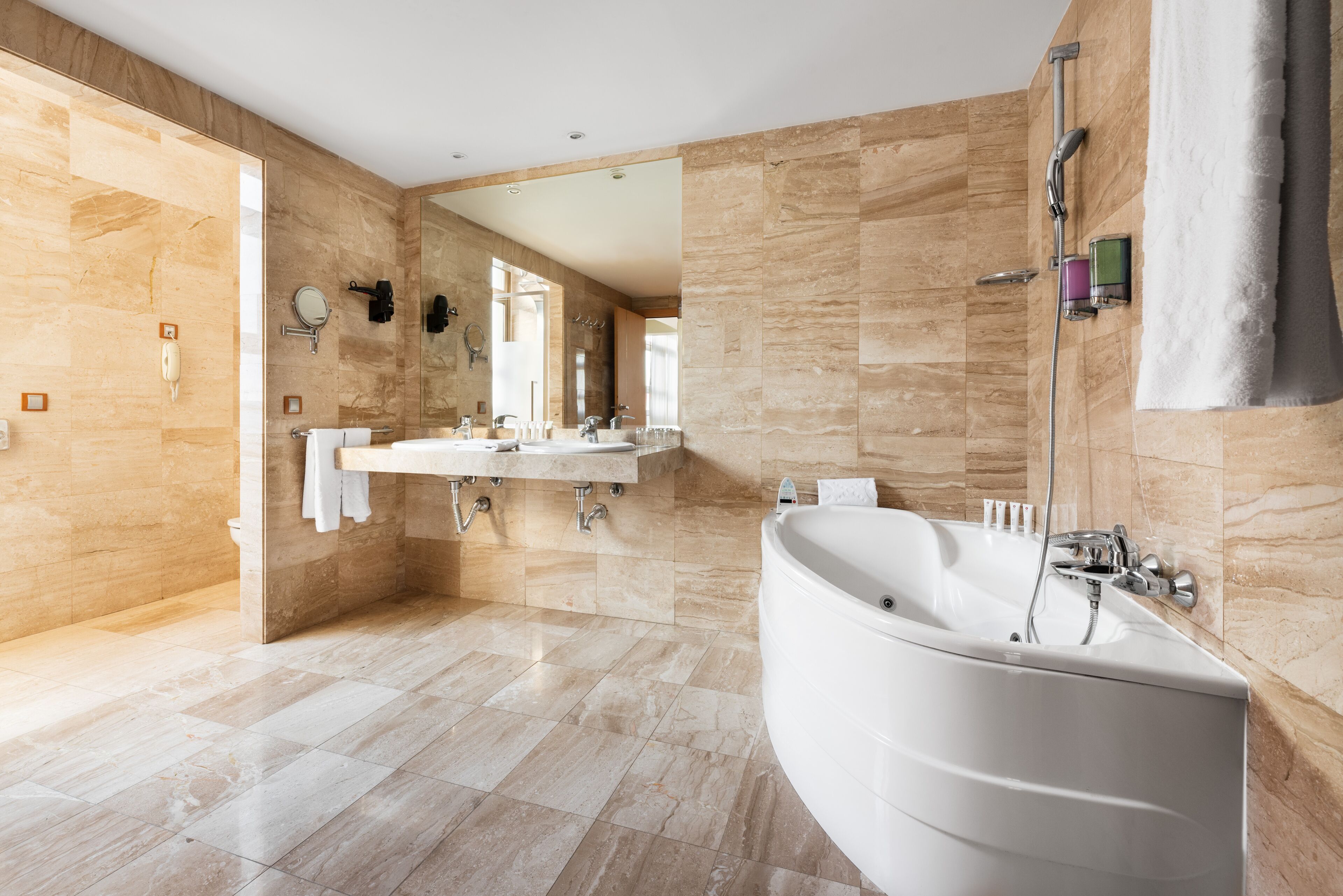 presidential suite | bathroom | eco-friendly toiletries, hair dryer, bidet, towels
