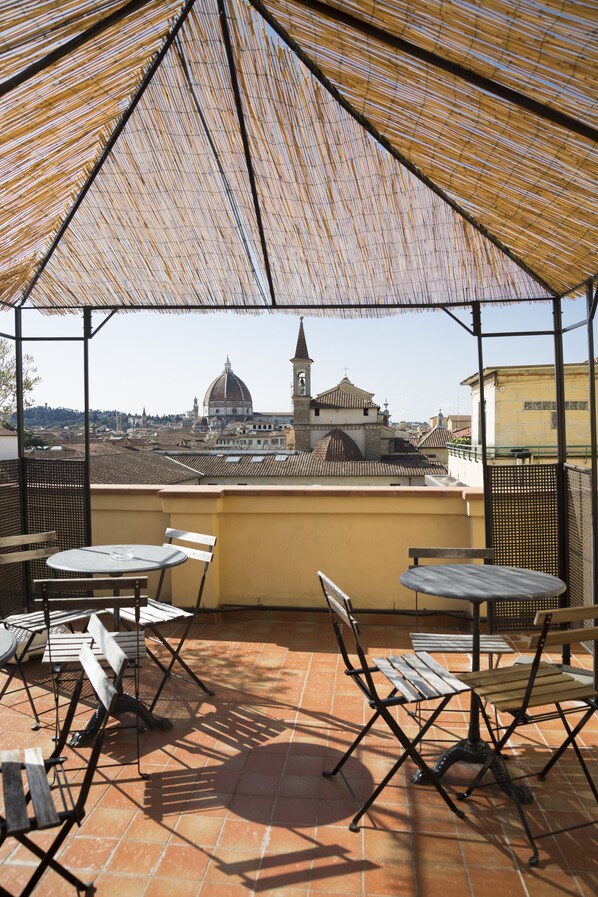 Daily buffet breakfast (EUR 7 per person)