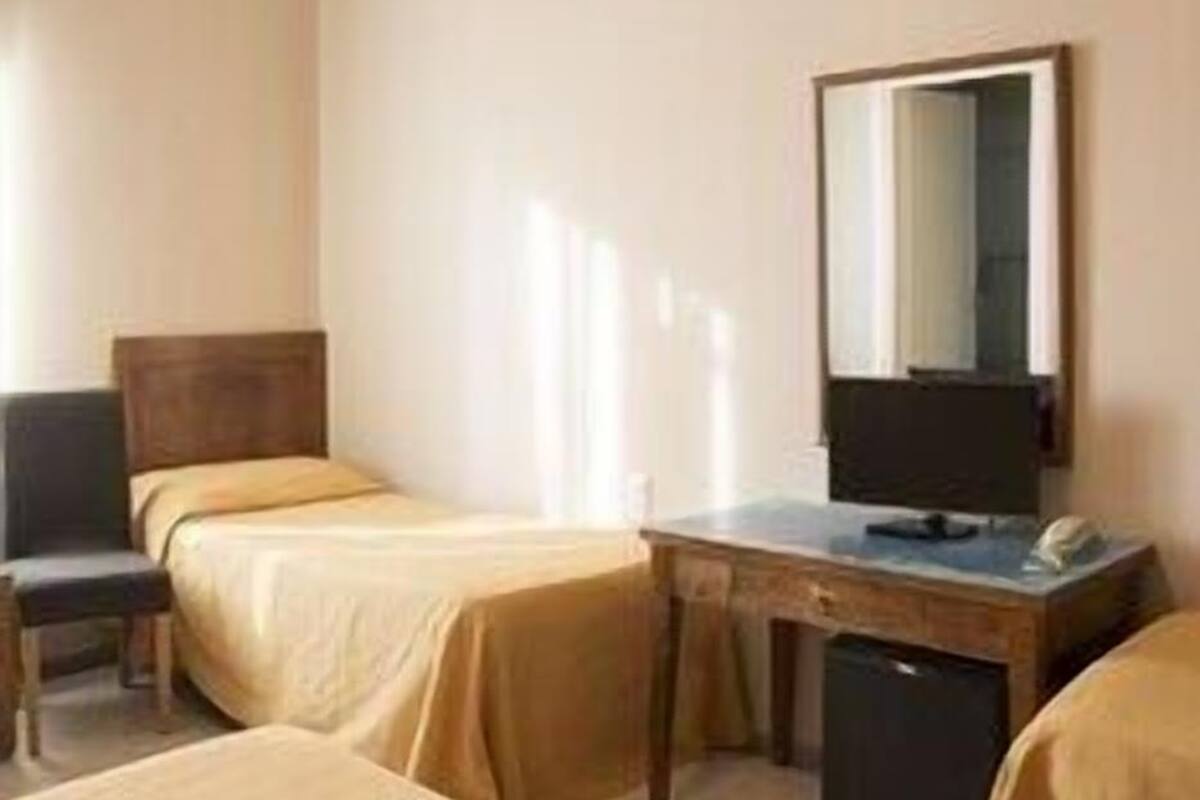 Literie hypoallergénique, couette en duvet, bureau