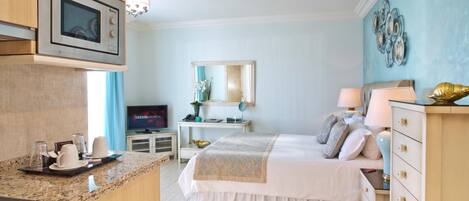 高級寢具、迷你吧、房內夾萬、熨斗/熨衫板