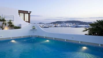 Outdoor pool, pool loungers