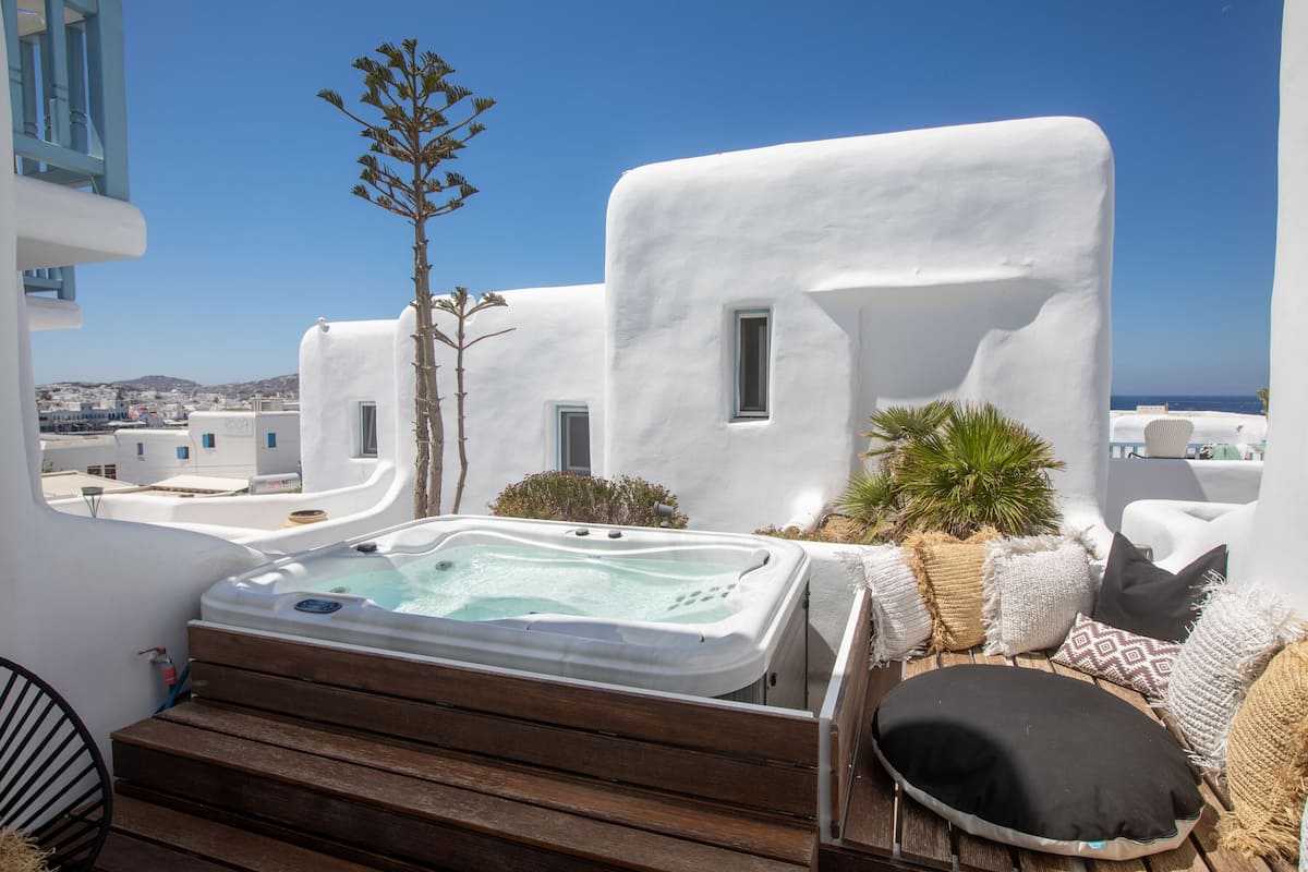 Room, Hot Tub (Outdoor) | Private spa tub