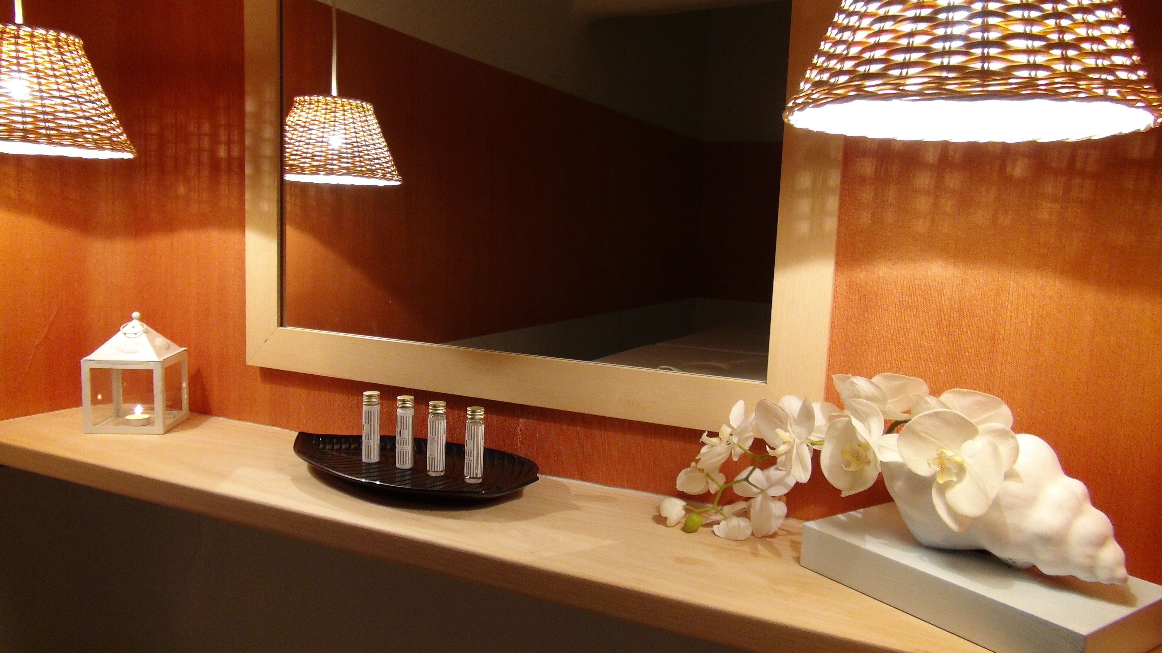 body treatments, aromatherapy, facials, 2 treatment rooms