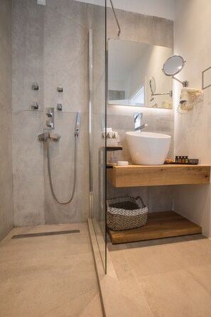 Standard Room, Sea View | Bathroom | Rainfall showerhead, designer toiletries, hair dryer, towels - Harmony Boutique Hotel (Mykonos)