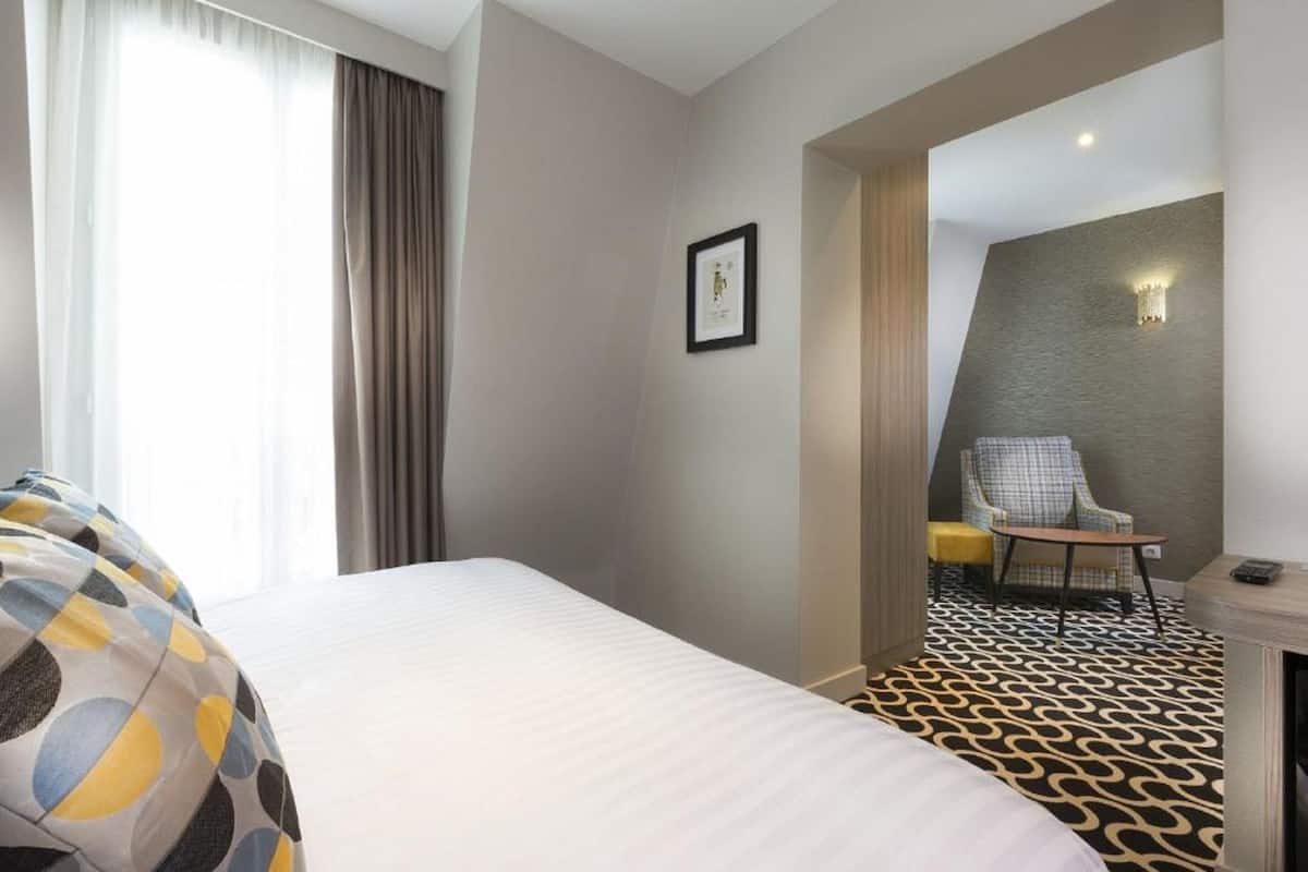 Quarto (Privilege) | Roupas de cama premium, frigobar (abastecido com alguns itens grátis)