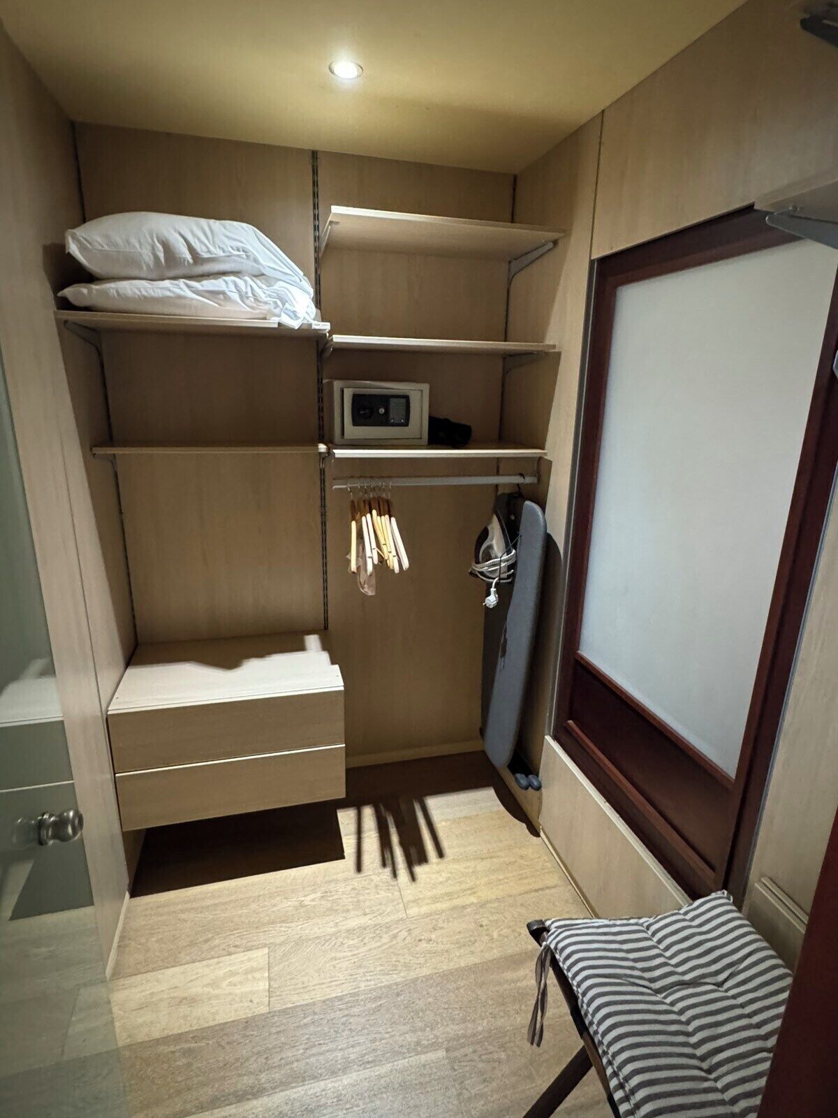 eros junior suite with spa tub | wardrobe