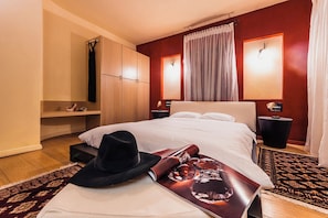 Cosmos Suite with Spa Tub | Premium bedding, minibar, in-room safe, blackout drapes