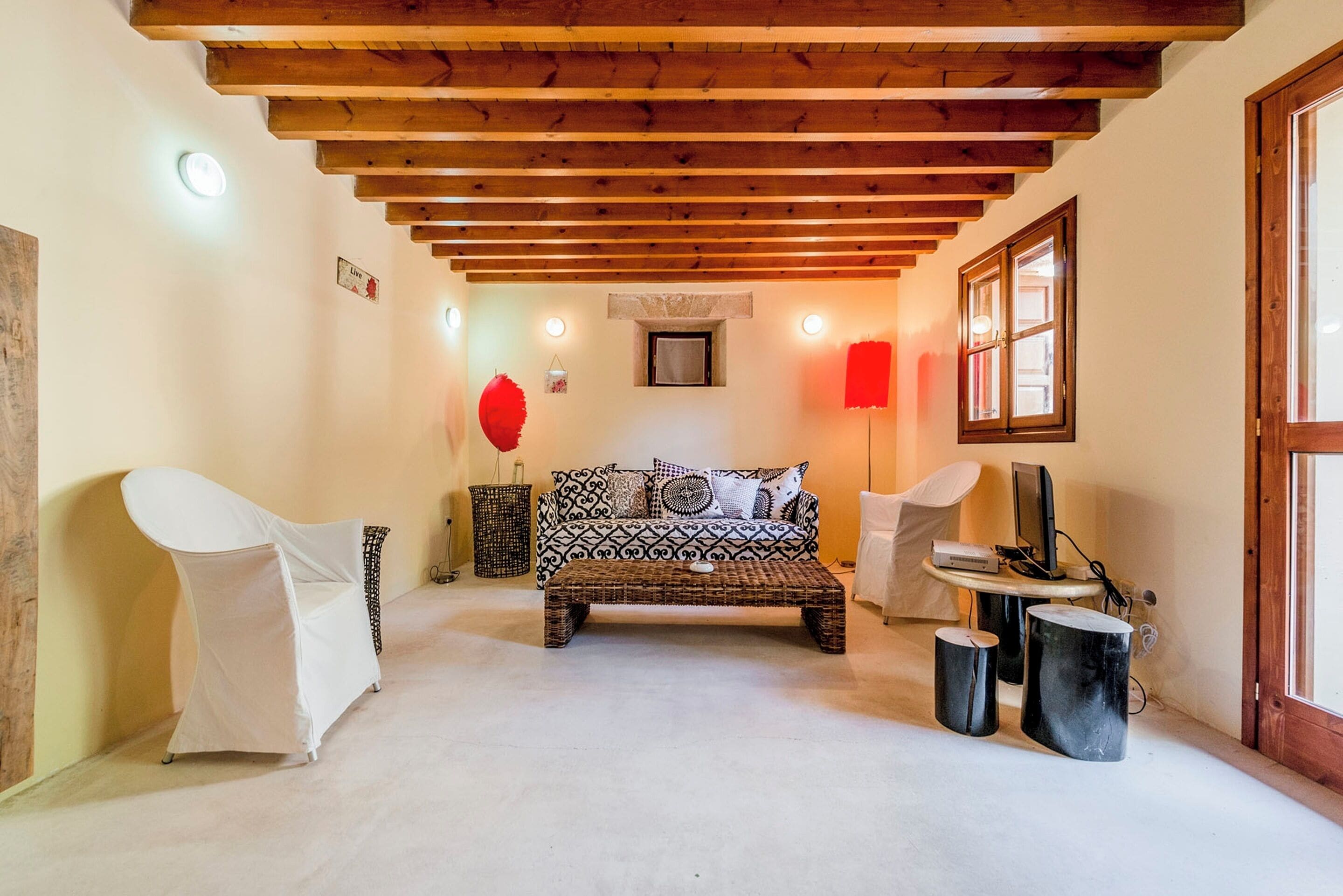 27-inch flat-screen tv with satellite channels, tv